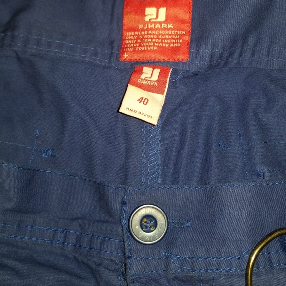 Blue cargo shorts - Picture 3 of 3